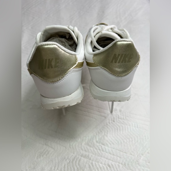 25: Nike: Cortez Basic SL (GS) Size: 6.5Y - Picture 4 of 8